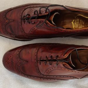 Gently used New and Lingwood men's dress shoes. Size 11B. Gorgeous